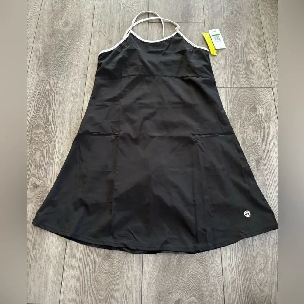 Nautica woman’s performance dress perfect for tennis very lightweight weight